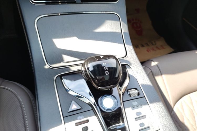 BYD Han 2024 car image #18