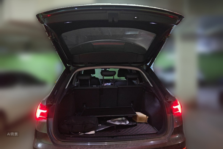 Audi Q3 2020 car image #21