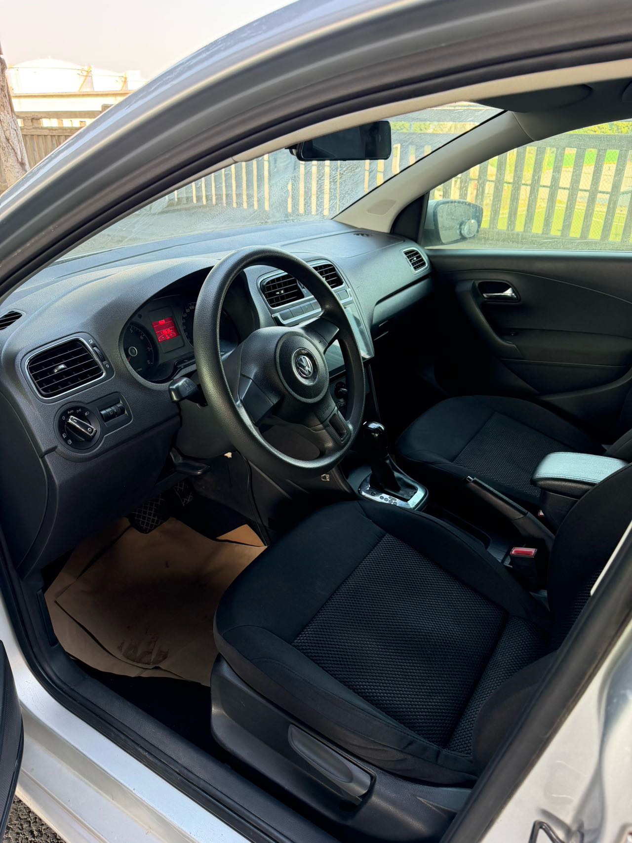 Volkswagen Polo 2011 صورة سيارة #3