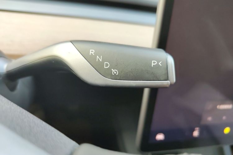 Tesla Model 3 2023 car image #18