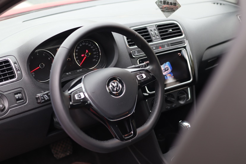 Volkswagen Polo 2018 car image #14