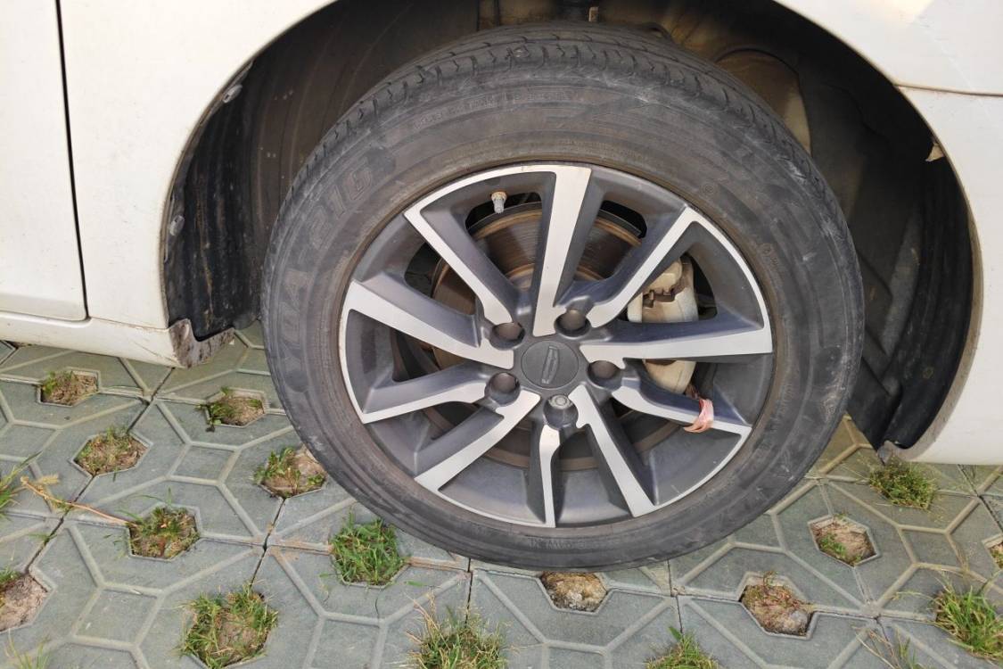 GEELY Emgrand 2020 car image #9