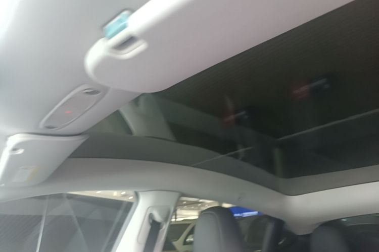Tesla Model Y 2024 #18 Tesla Model Y 2024 car image #18