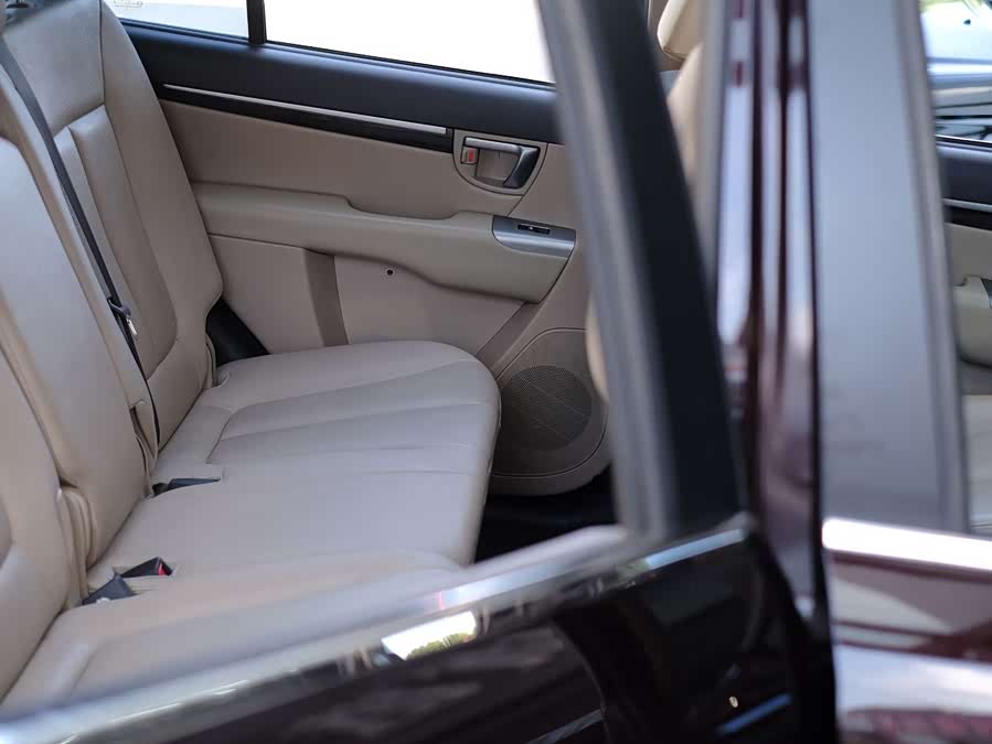 Hyundai Santa Fe Classic 2011 car image #44