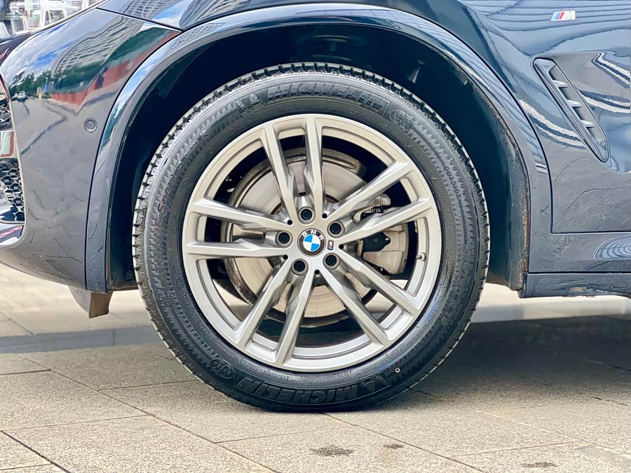 BMW X4 2020 car image #44