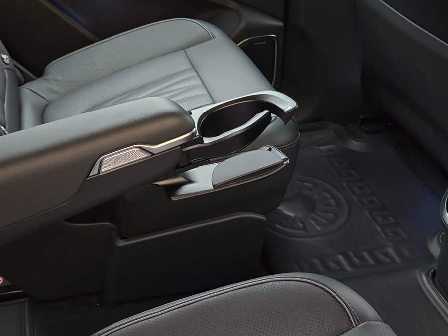 HongQi HS7 PHEV 2024 #44 HongQi HS7 PHEV 2024 car image #44