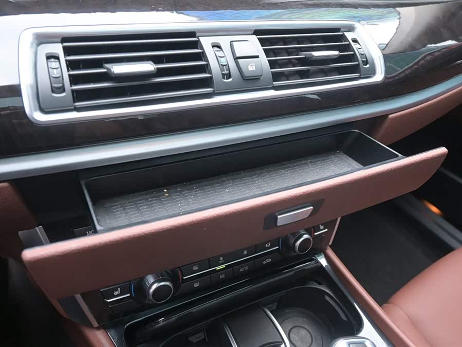 BMW 5 Series GT 2016 #44 BMW 5 Series GT 2016 صورة سيارة #44