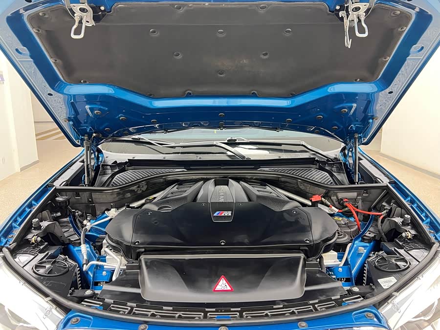 BMW X5 M 2017 #44 BMW X5 M 2017 صورة سيارة #44