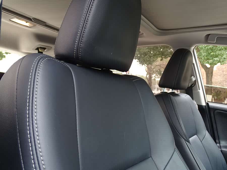 Toyota RAV4 2015 car image #44