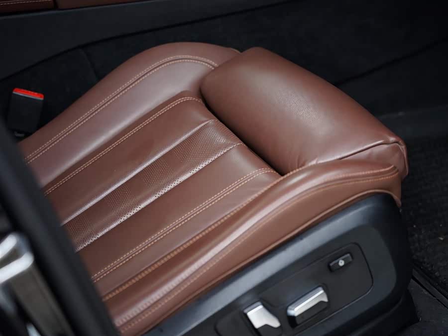 BMW X6 2021 car image #44