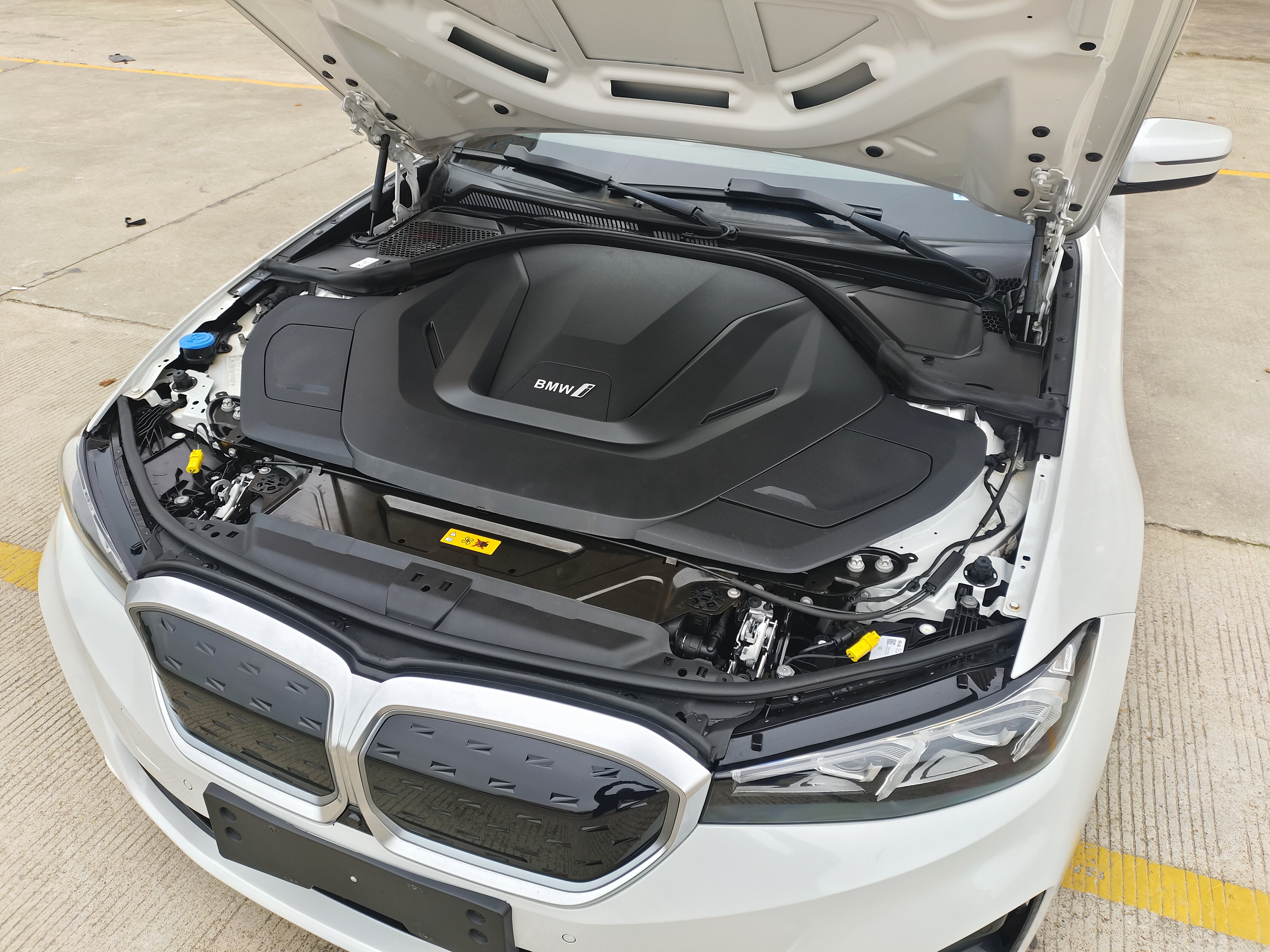 BMW i3 2023 car image #44