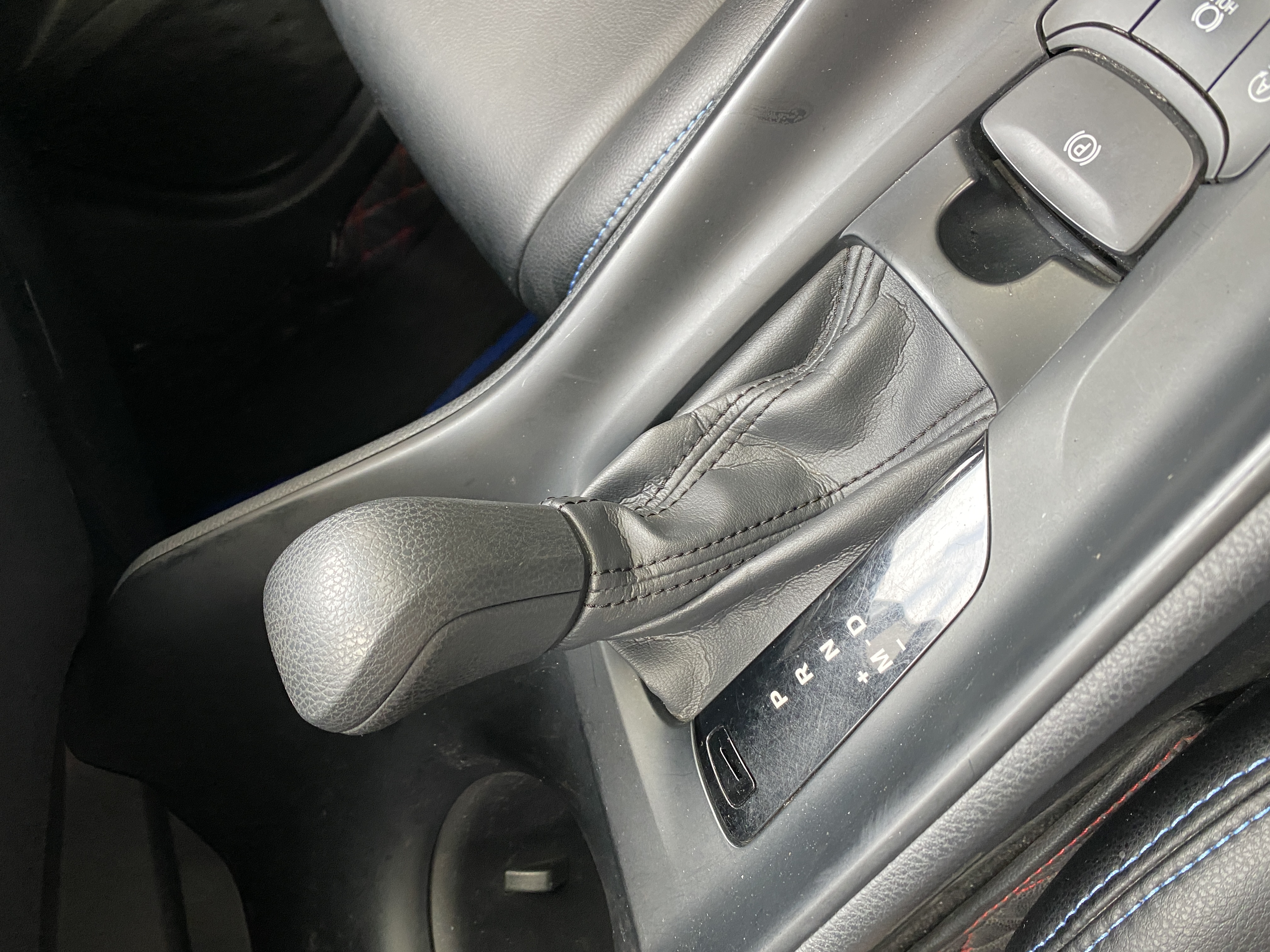 Toyota C-HR 2022 #44 Toyota C-HR 2022 صورة سيارة #44