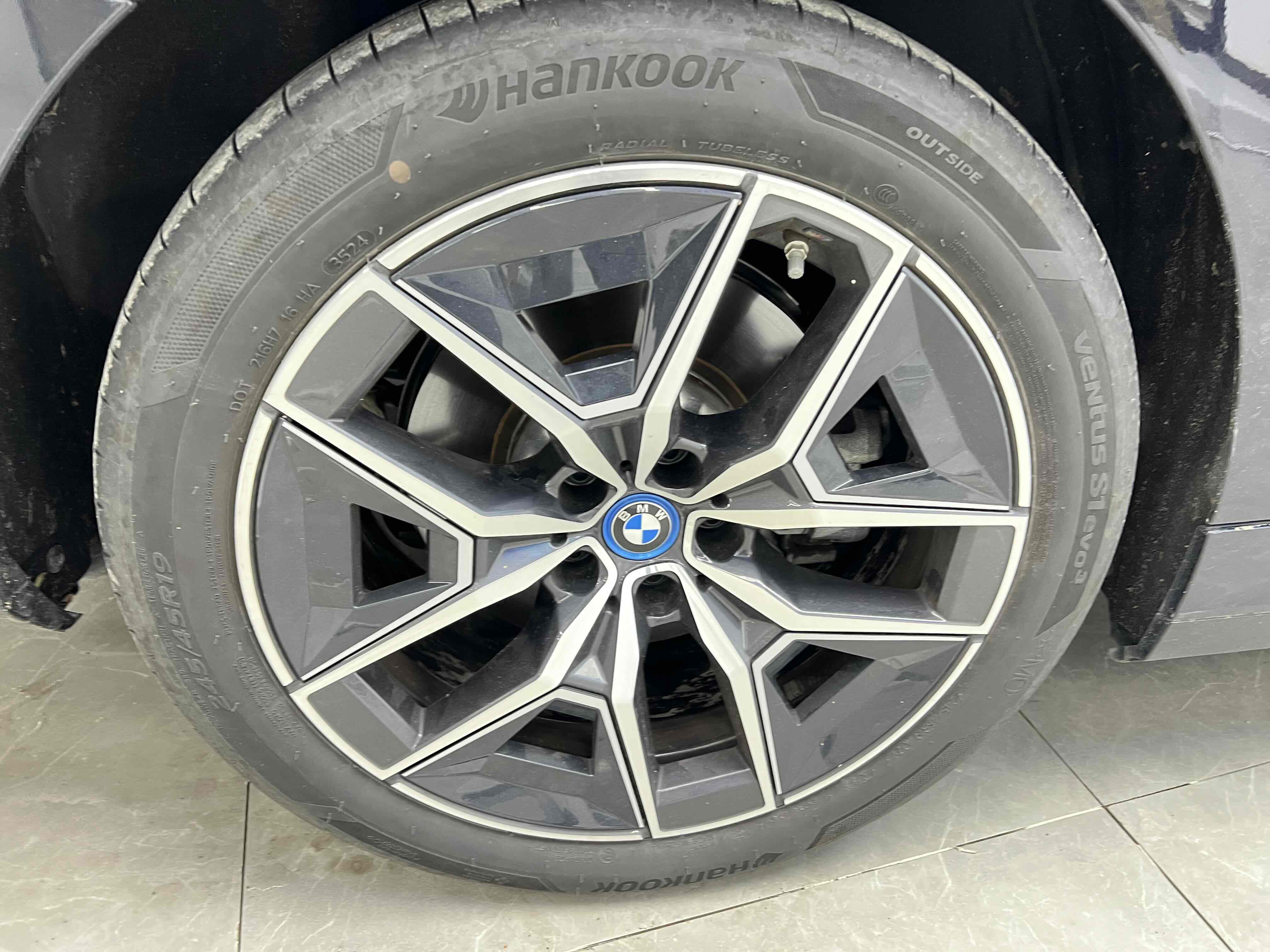 BMW i5 M60 2025 #44 BMW i5 M60 2025 car image #44