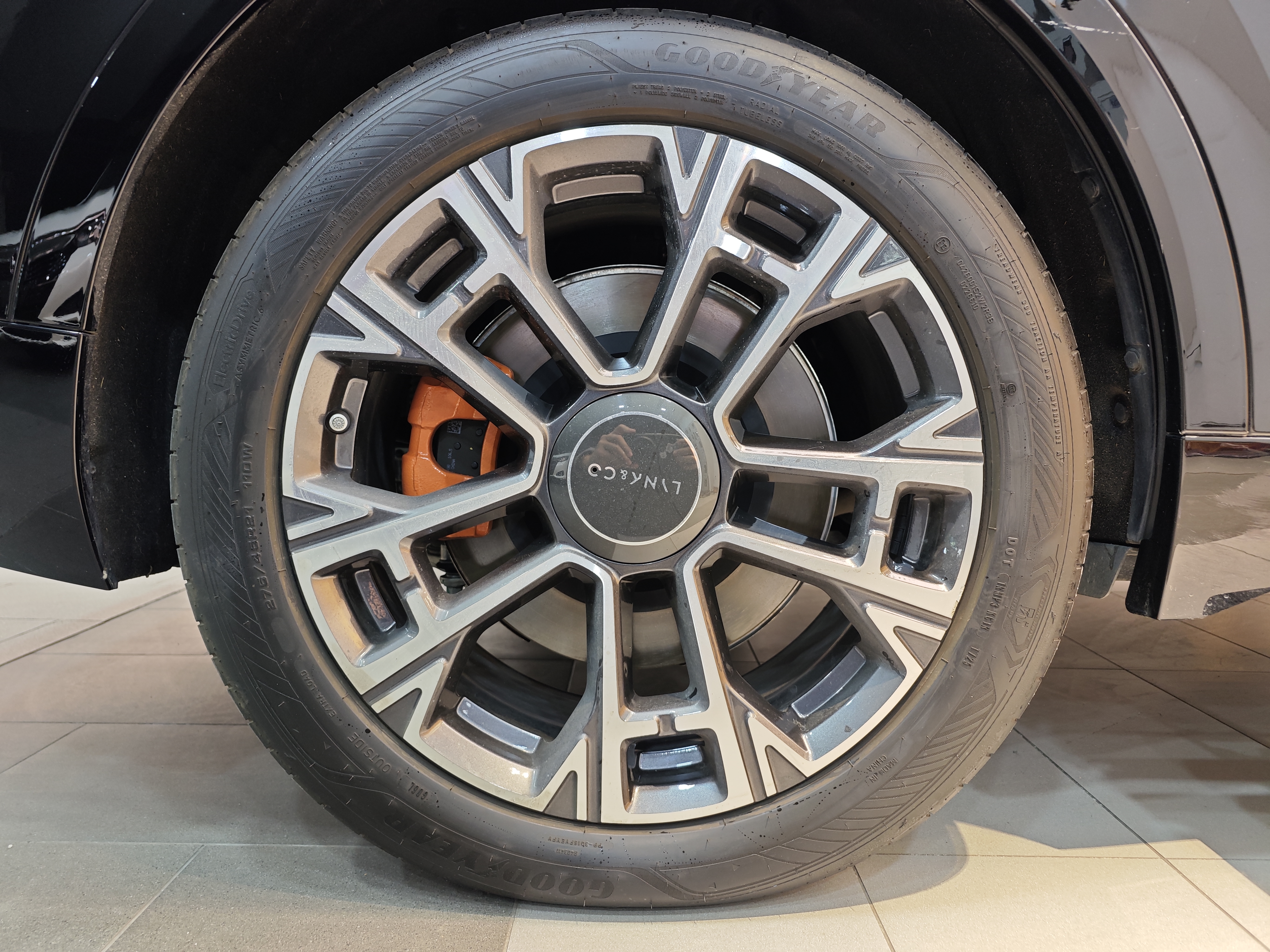 Lynk & Co 900 2025 car image #44