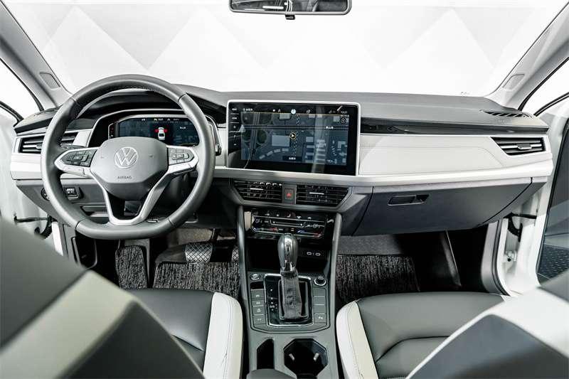 Volkswagen Bora 2023 car image #12