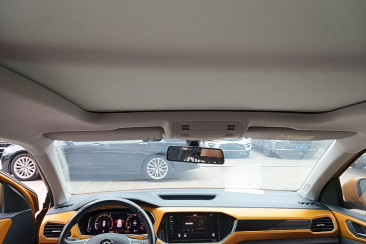 Volkswagen T-Cross 2019 #19 Volkswagen T-Cross 2019 car image #19