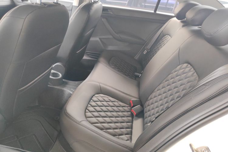 Volkswagen Santana 2022 car image #17