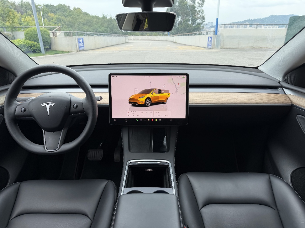 Tesla Model Y 2023 car image #5