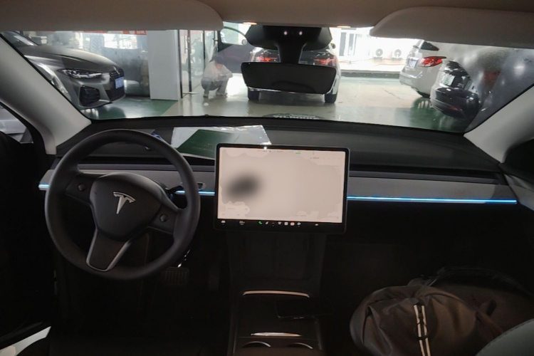 Tesla Model Y 2024 #10 Tesla Model Y 2024 immagine di auto #10