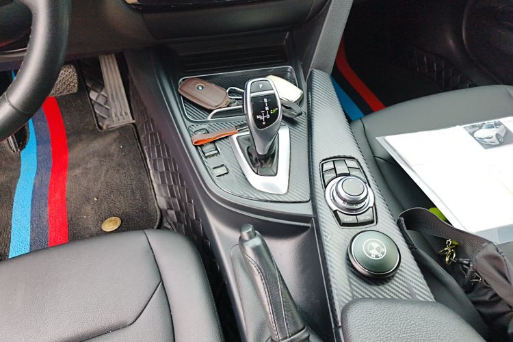 BMW 3 Series 2017 imagen de coche #14