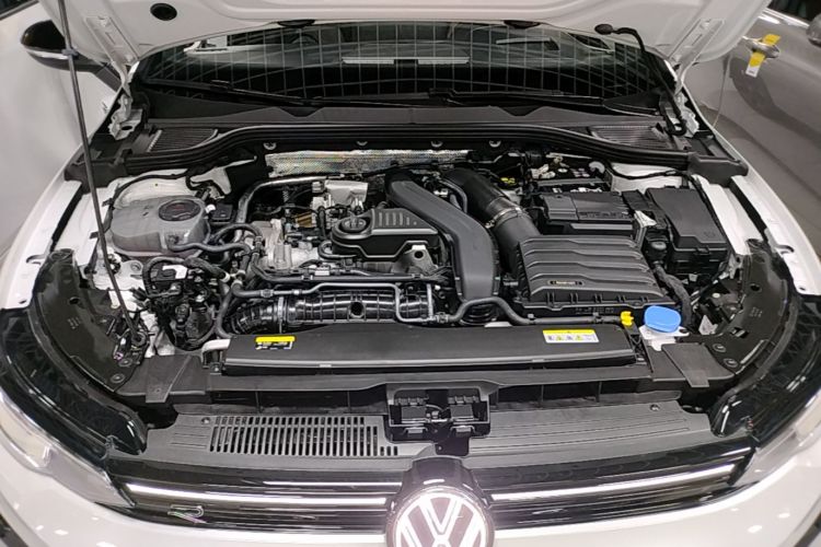 Volkswagen Golf 2025 #22 Volkswagen Golf 2025 car image #22
