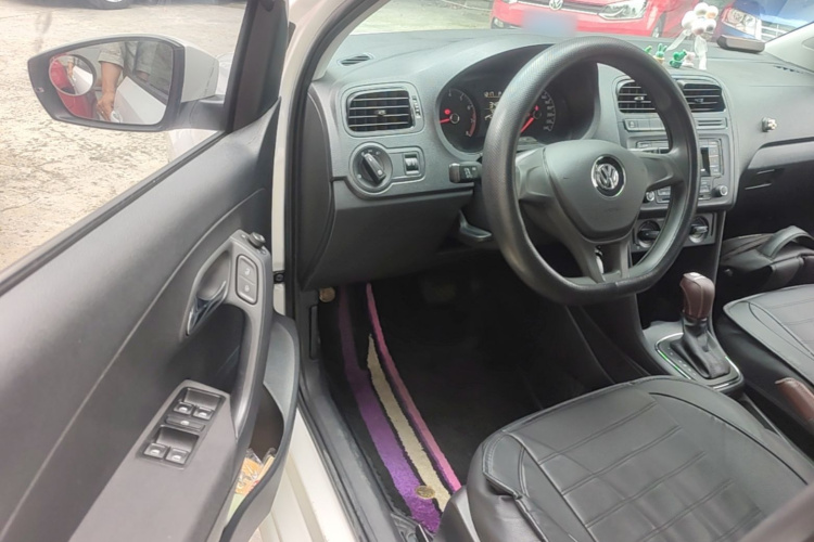 Volkswagen Polo 2019 car image #16