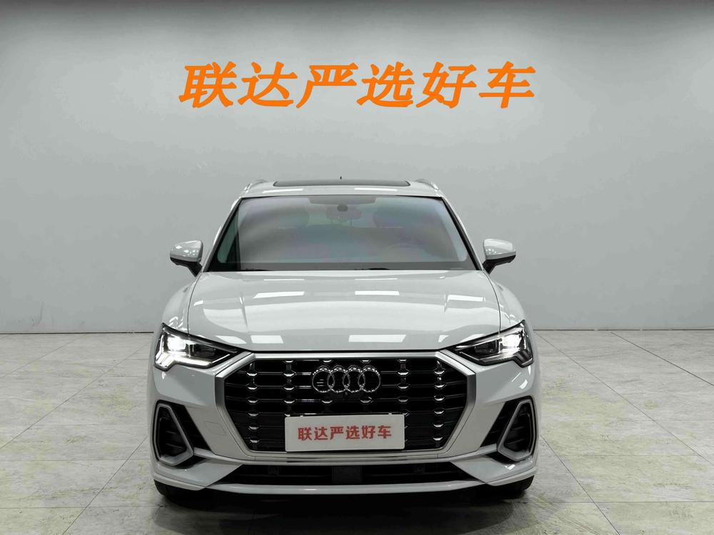 Audi Q3 2022 car image #2