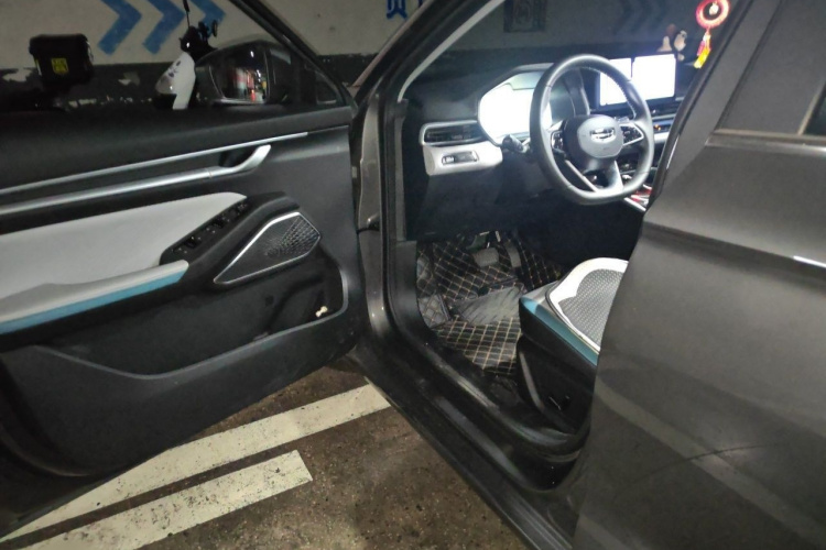 GEELY Emgrand 2023 car image #13