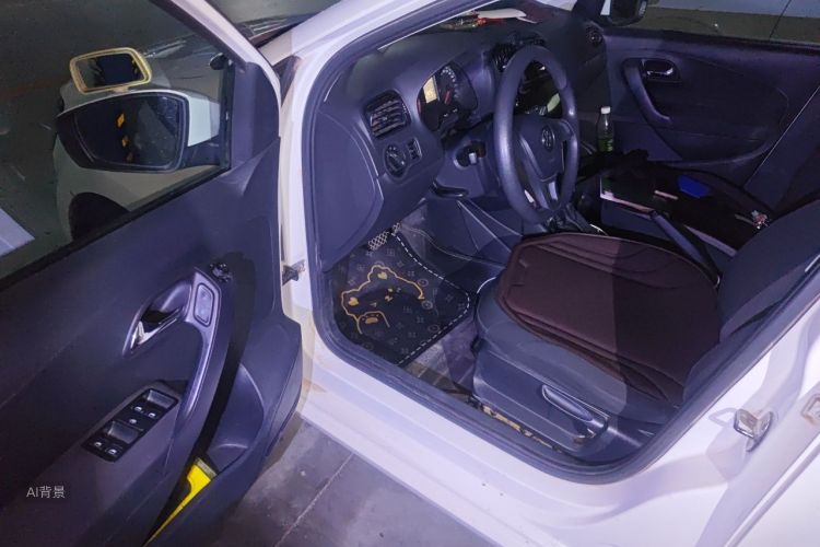 Volkswagen Polo 2018 car image #18