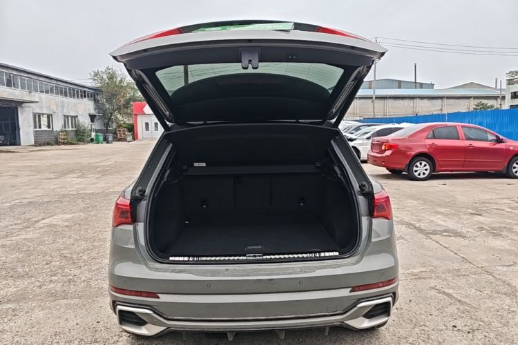 Audi Q3 2024 car image #21