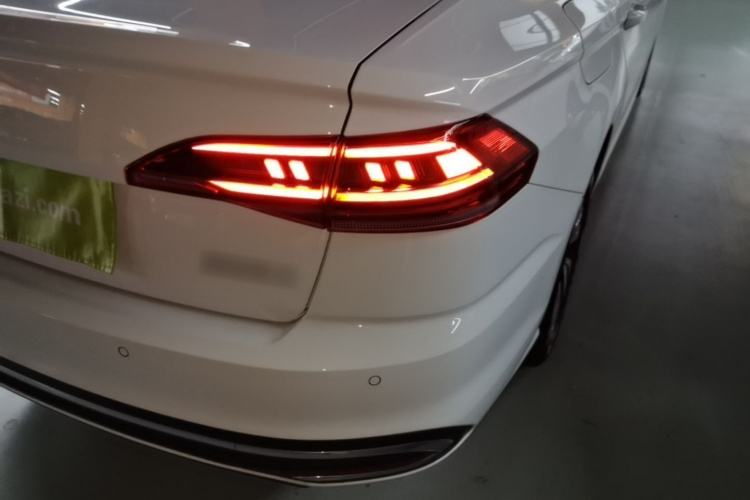 Volkswagen Bora 2026 car image #8