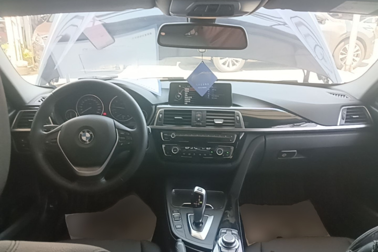 BMW 3 Series 2017 #10 BMW 3 Series 2017 car image #10