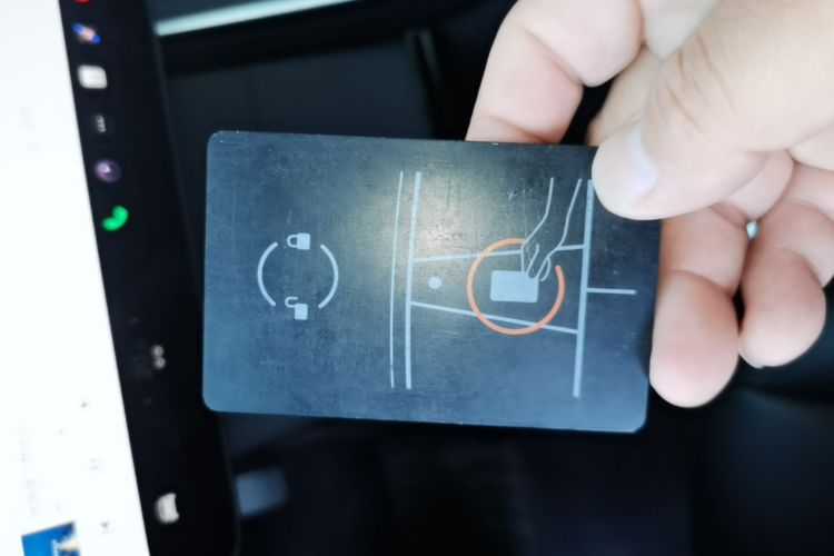 Tesla Model 3 2020 car image #9
