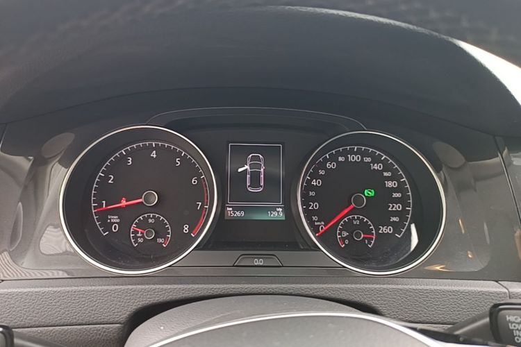 Volkswagen Golf 2018 car image #12