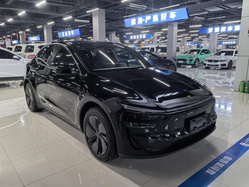 Tesla Model Y 2026 #3 Tesla Model Y 2026 car image #3