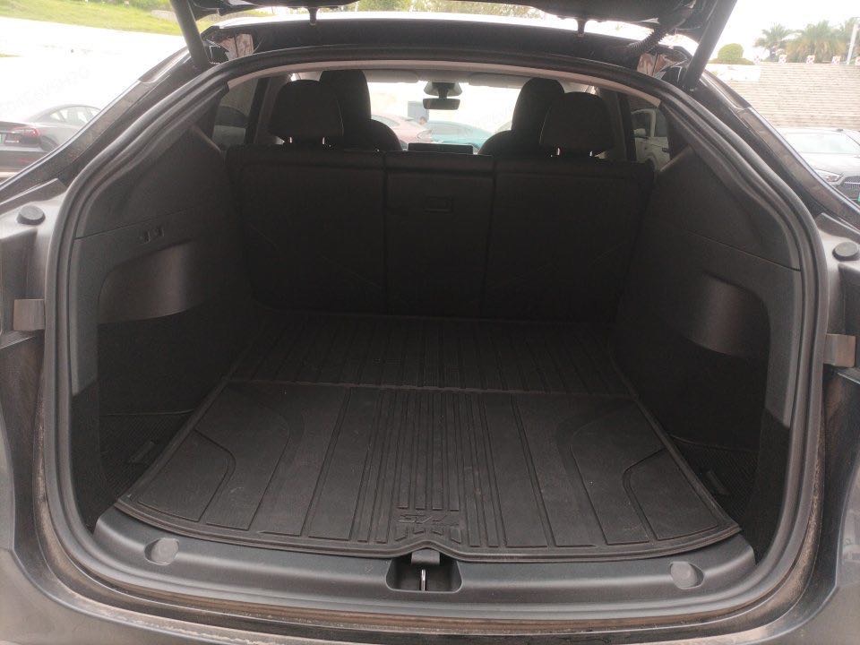 Tesla Model Y 2024 #8 Tesla Model Y 2024 car image #8