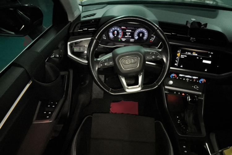 Audi Q3 2019 #11 Audi Q3 2019 car image #11