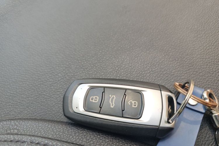 GEELY Emgrand GS 2018 car image #10