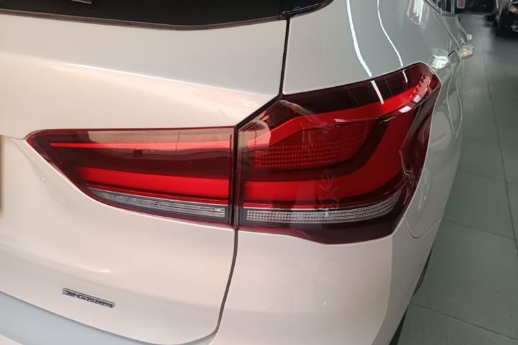 BMW X1 2022 car image #8