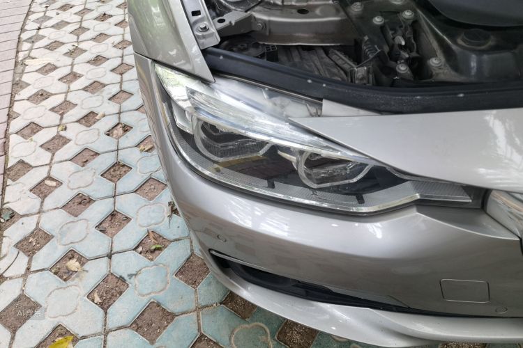 BMW 3 Series 2017 #8 BMW 3 Series 2017 car image #8