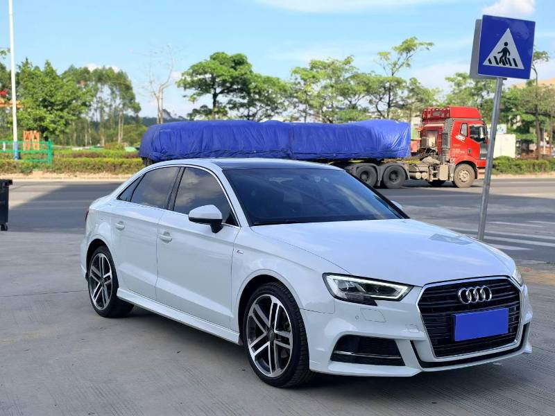 Audi A3 2019 car image 