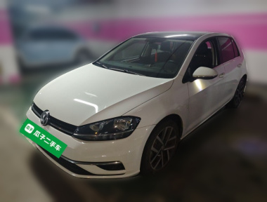 Volkswagen Golf 2020 car image 