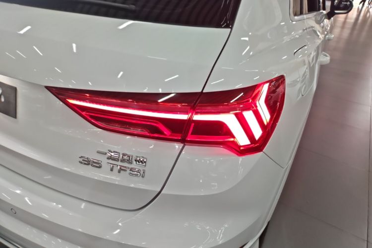 Audi Q3 2020 immagine di auto #8