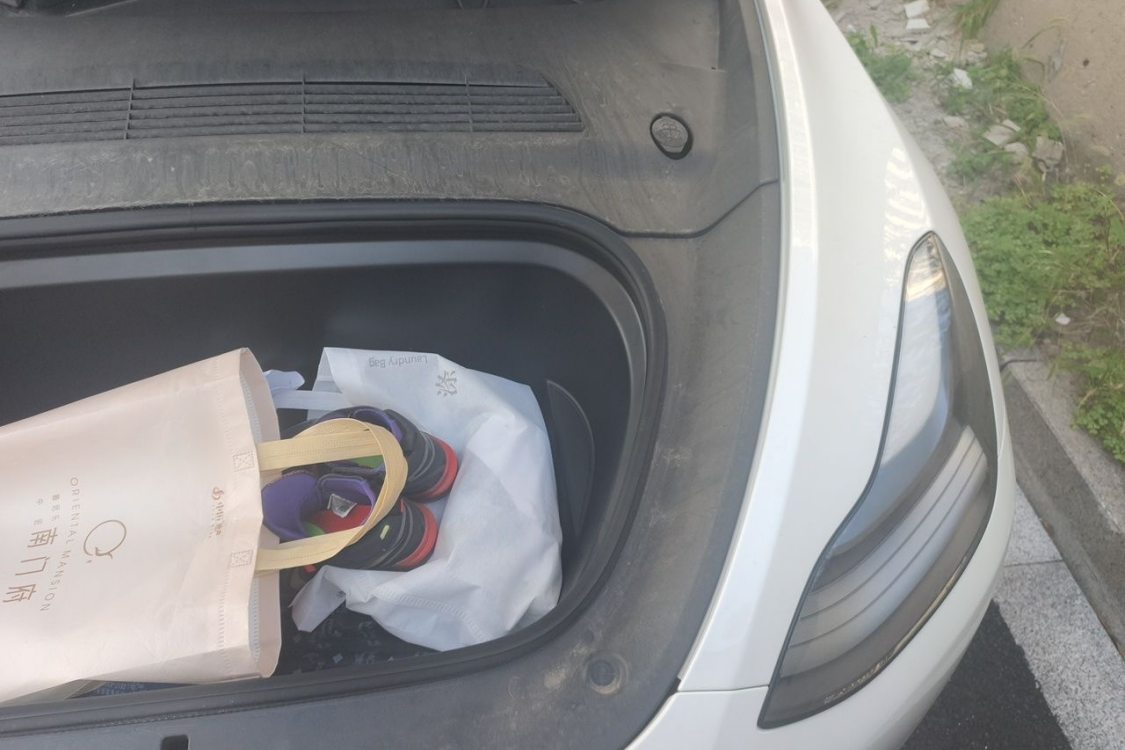 Tesla Model Y 2024 #12 Tesla Model Y 2024 car image #12