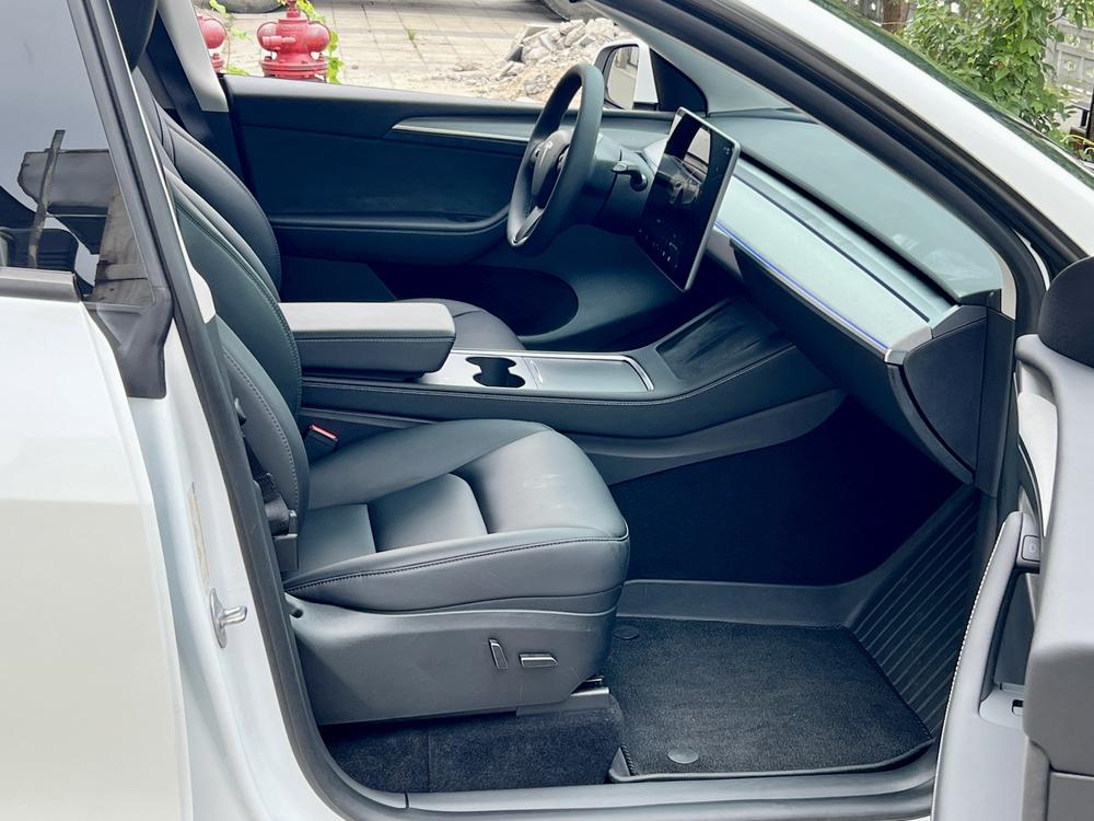 Tesla Model Y 2024 #15 Tesla Model Y 2024 car image #15