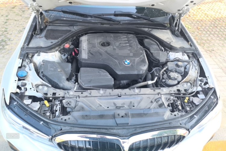 BMW 3 Series 2020 car image #22