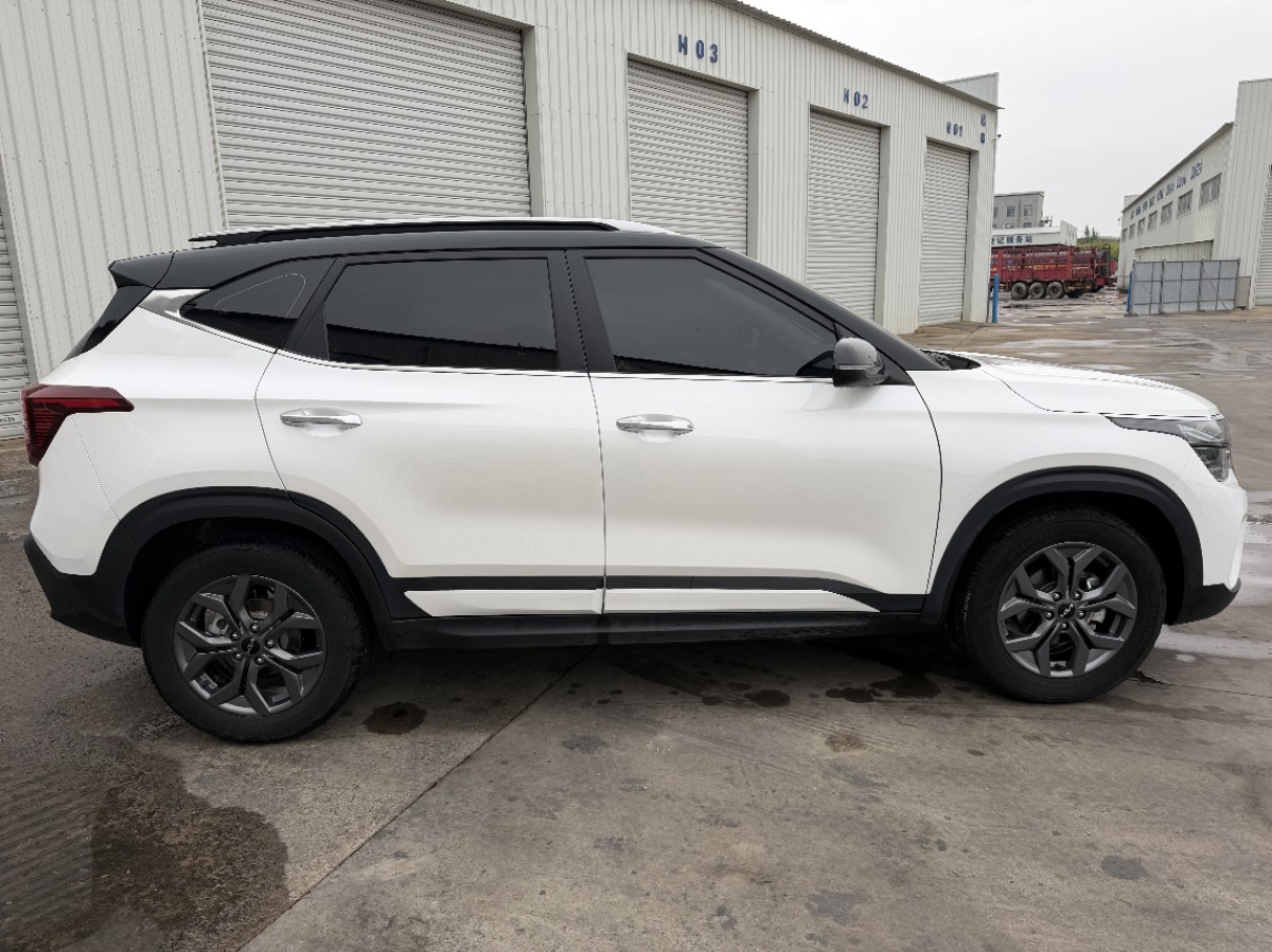 Kia Seltos 2023 car image #6