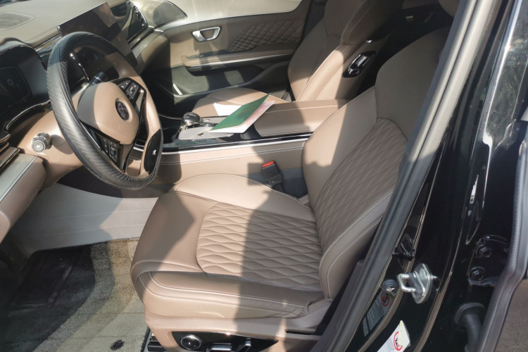 BYD Han 2023 car image #15