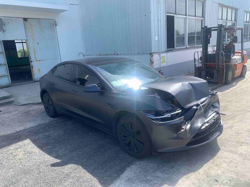 Tesla Model 3 2025 car image #12