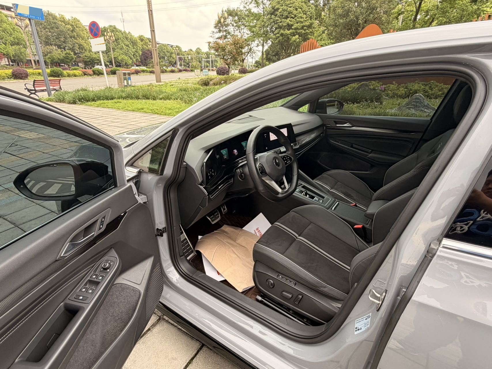 Volkswagen Golf 2023 imagem de carro #3